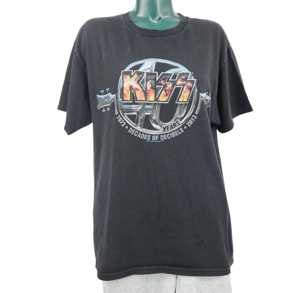 KISS Rock Band Tee Decades of Decibel 1973 - 2013 Black Alstyle T-Shirt L 1939